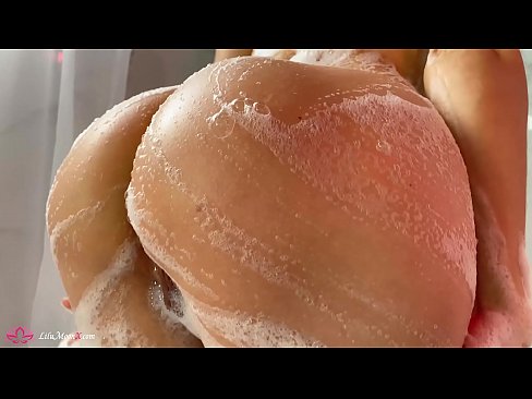 ❤️ Brunette Masturbates Pussy b'vibratur għal orga intens fid-doċċa ❤️❌ Fucking f'mt.niceporn.ru ﹏